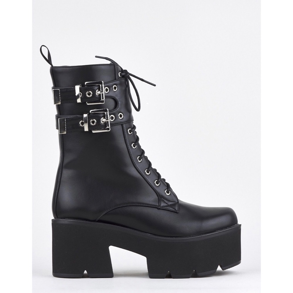 LAMODA Grenade High Tread Chunky Platform Boot